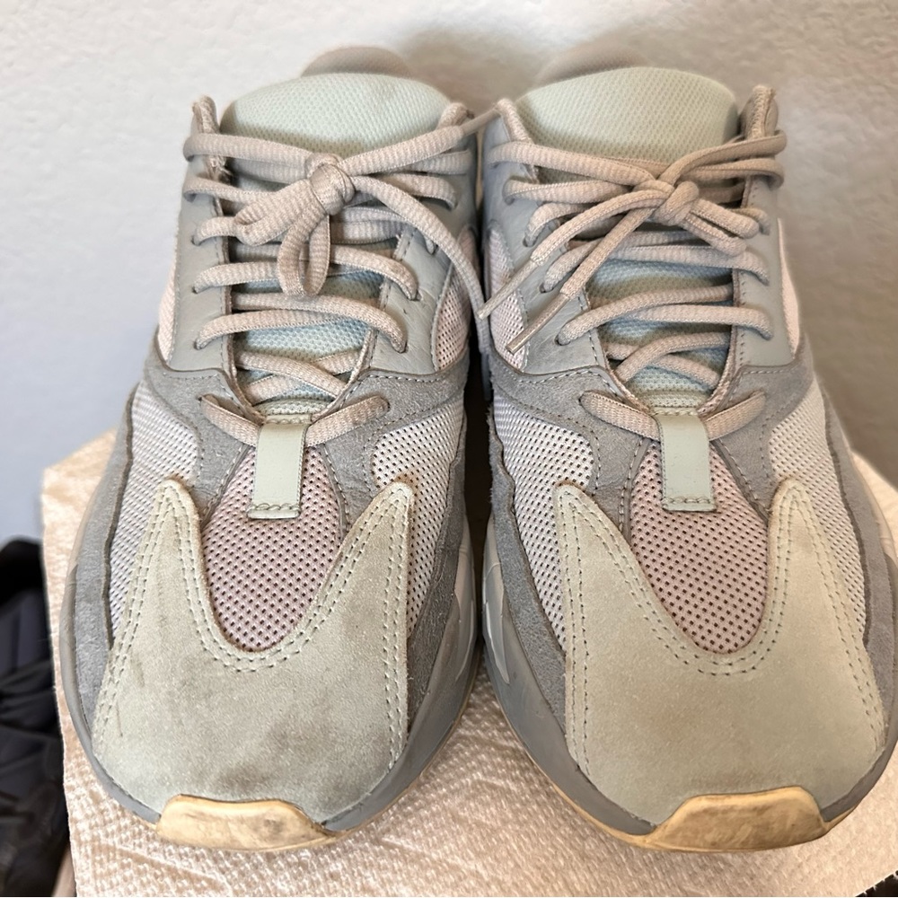 Adidas yeezy boost INERTIA 9.5 Men GRAY WITH ORANGE ACCENTS